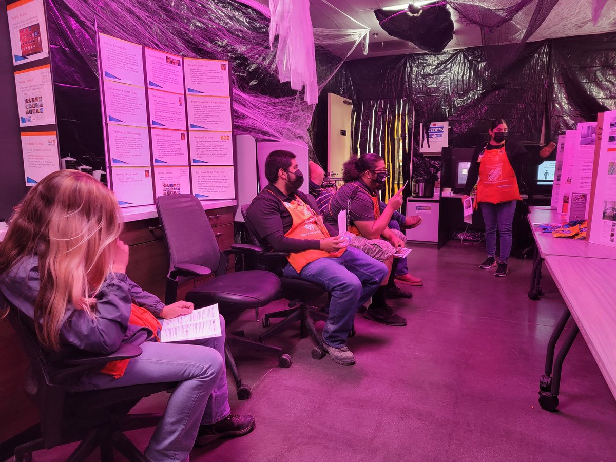 Sally's specialty knowledge is inspiring! #SAW #BathroomRemodeling #HomeDepot0665 🛁🧼🧡