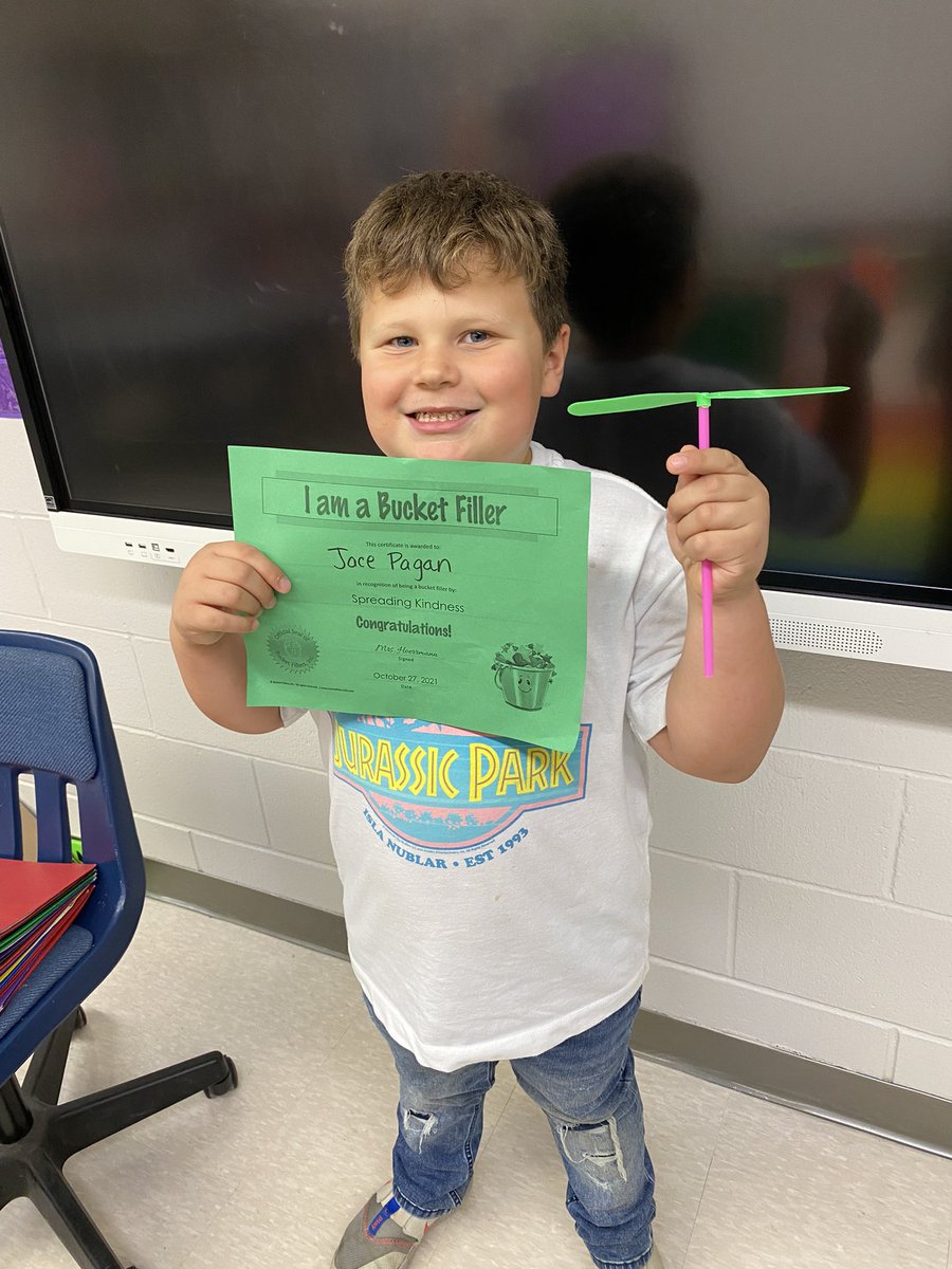 1_gmc2's tweet photo. 1st quarter awards @MC2Elementary https://t.co/008XiErHnQ