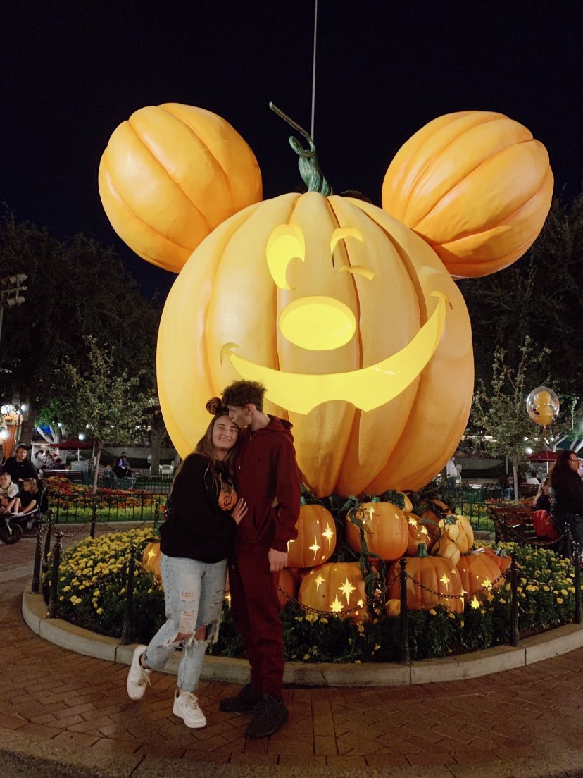 take me back to disney 🥺🧡