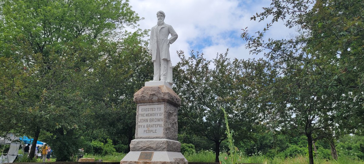 WalkingTourists's tweet image. Take a view of a buried past of the Quindaro Ruins at the Quindaro Ruins Overlook in @VisitKCK. This site was also an important station of the Underground Railroad. Learn more with a stop here. #MWTravelChat