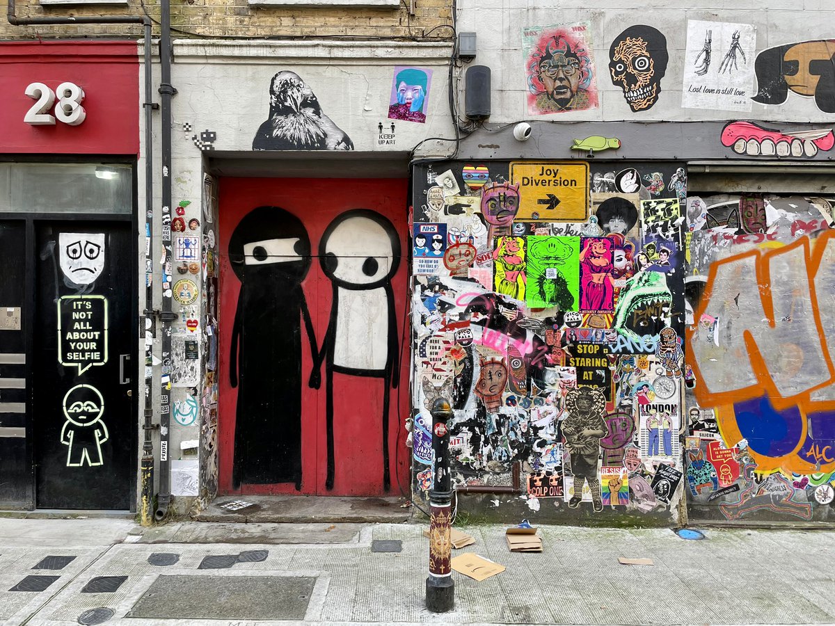 dbeattie22's tweet photo. ‘Joy Diversion’ The rich urban tapestry that is #BrickLane #UrbanArt #UrbanPhotography #StreetPhotography #StreetArt https://t.co/mqxrJk1lmw