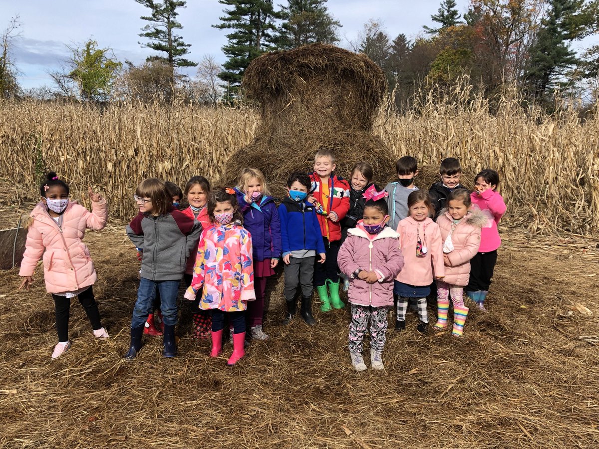 MrsStinson_K's tweet photo. Thank you School 18 PTA for our wonderful trip to Sunnyview Gardens!! We had beautiful weather and a great time!! ⁦@TCSD⁩ ⁦⁦@TroySchool18⁩ https://t.co/jdEPsi0mVE