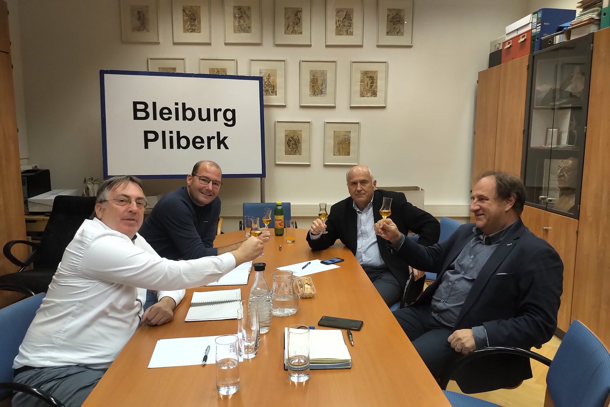 Čestitam koroškim slovencem pri postavitvi dvojezičnih tabel