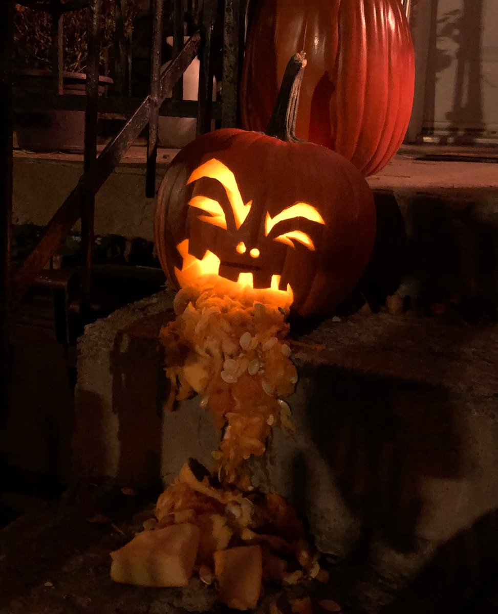 My pumpkin is sicker than yours, prove me wrong😜 let’s see some Jack-O-Lanters🤓
#cowboymeetspirate #Halloween #pumpkincarving #jackolanterns #sick #wicked