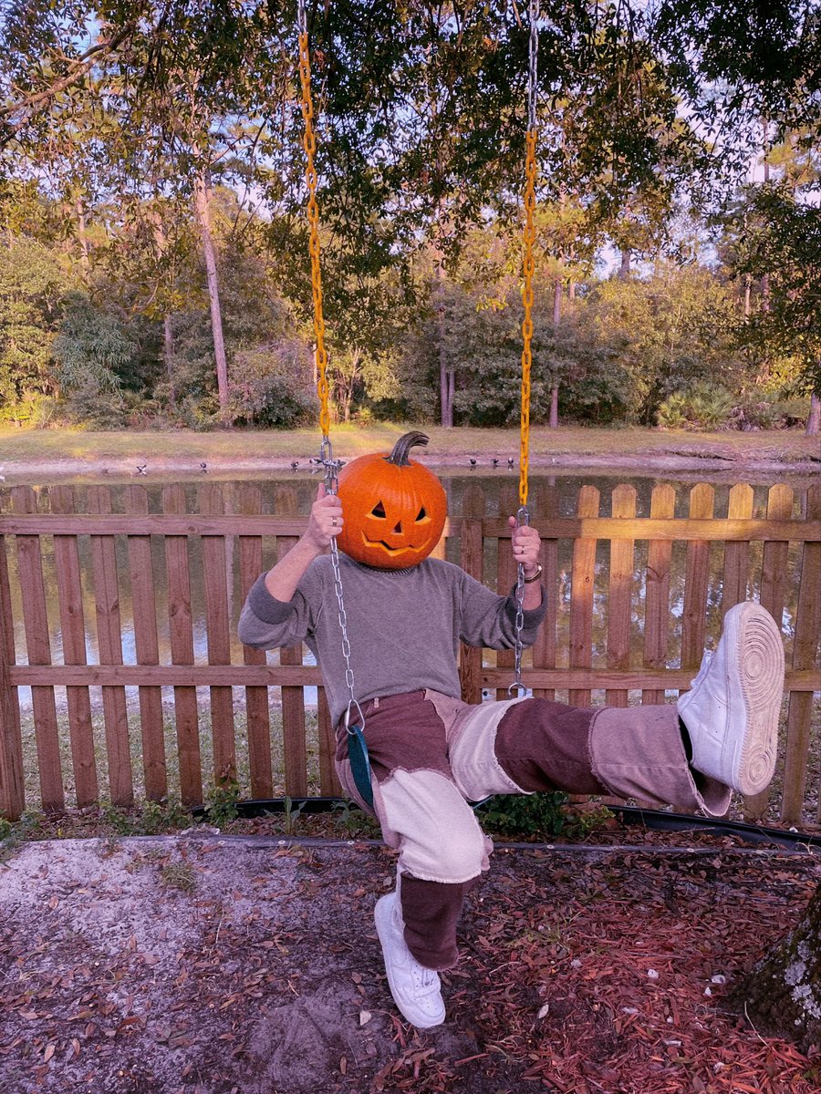 henryocana_'s tweet photo. Spooky season 🎃 #pumpkinhead https://t.co/3N1JLmVovT
