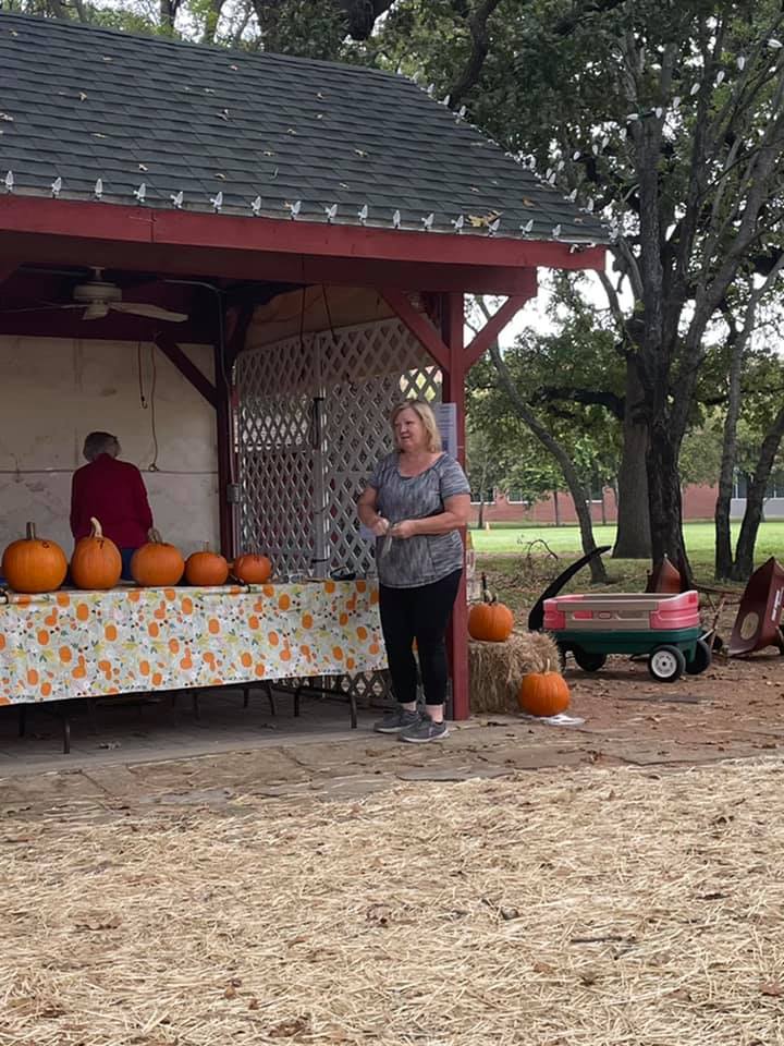 rejoicecoppell's tweet photo. Another fun day at the pumpkin patch! 🎃
•
•
#rejoicelife #rejoicecoppell #coppelltx #pumpkinpatch #pumpkinpatchcoppell #pumpkinscoppell #coppellpumpkinpatch #coppellpumpkins #elca #worship #fellowship https://t.co/7Ik578b9Q4