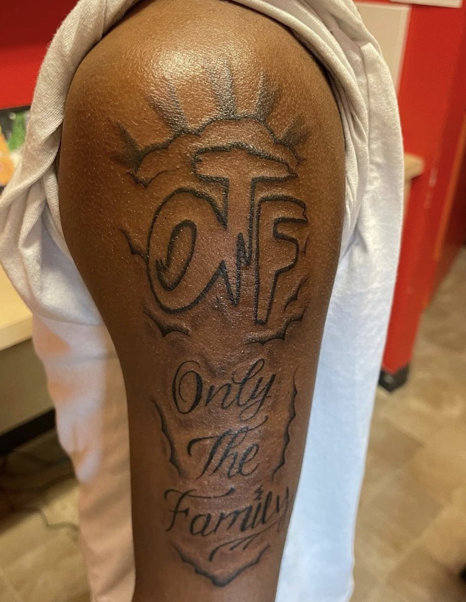 thatniggatight's tweet photo. Hmu 💉 https://t.co/Euy1qaMrv5
