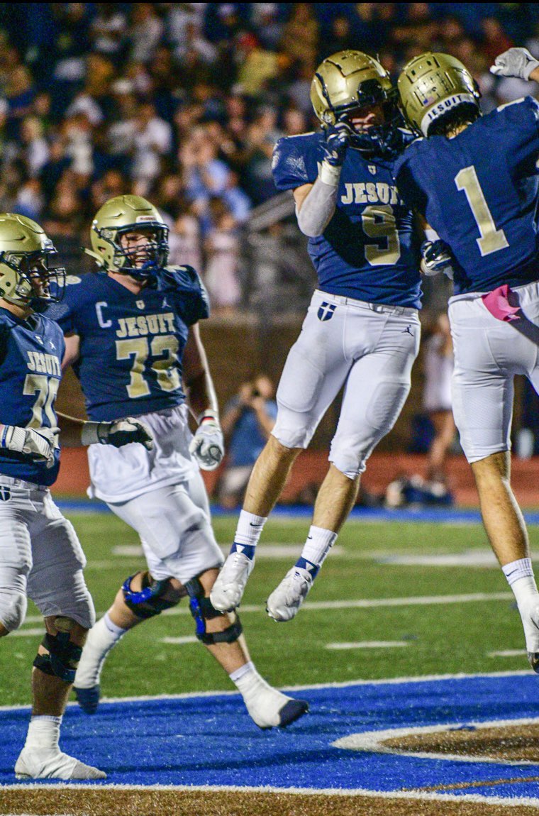 FOTF2024's tweet photo. 🚨THURSDAY NIGHT FOOTBALL🚨WE NEED EVERYONE TO SHOW OUT TO JOY AND RALPH ELLIS STADIUM TOMORROW NIGHT AND SUPPORT @JesuitDallasFB AS THEY TAKE ON irving🗑 @ 7PM‼️ BE SURE TO SHOW OUT AND MOST IMPORTANTLY BE LOUD‼️‼️ https://t.co/O0dE5sHRn6
