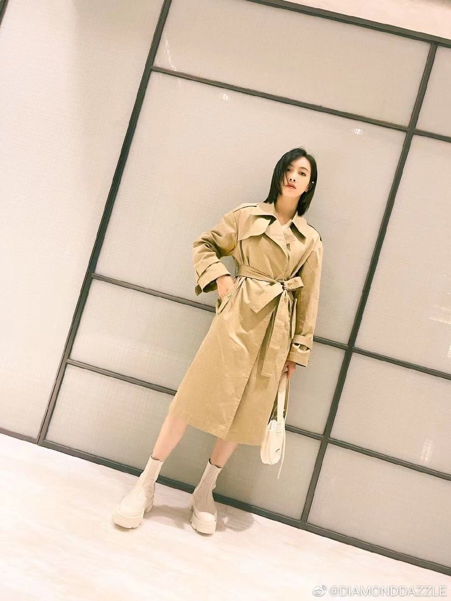 functionlove's tweet photo. 211027 f(Victoria) = DIAMONDDAZZLE Weibo Update [3P] https://t.co/g08rWArX2G https://t.co/6hVPJKL9cZ