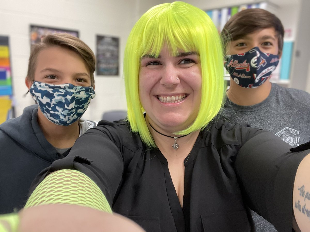 msperkins1123's tweet photo. Red Ribbon Week. Neon day https://t.co/X0NxMEsUTn