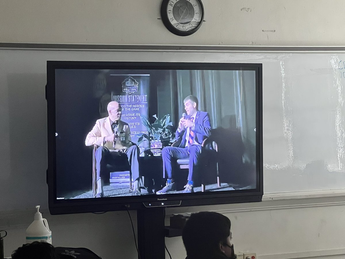 puentedisd's tweet photo. Our young men had the opportunity to engage and listen to Hall of Famer Drew Pearson’s story @YMLA_Florence  #RoleModel #LearnFromExperiences @DallasCowboysPR @dallascowboys @dallasschools https://t.co/lCAIulLoq1