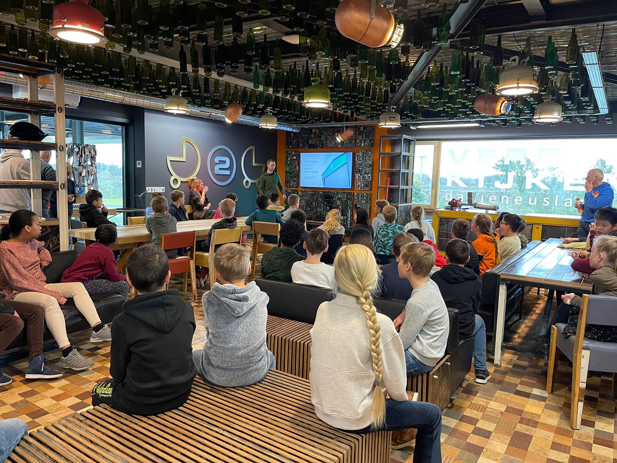 Deze week start het Almeerse Talentenlab met een ontwerpopdracht voor <a href="/saveplastics/">save plastics</a> en <a href="/UPcyclecentrum/">@UpcyclecentrumAlmere</a>. 80 leerlingen van verschillende basisscholen uit Almere gaan aan de slag met het ontwerpen van dé woning van de toekomst, gemaakt van gerecycled plastic! 
#transformCE #almere