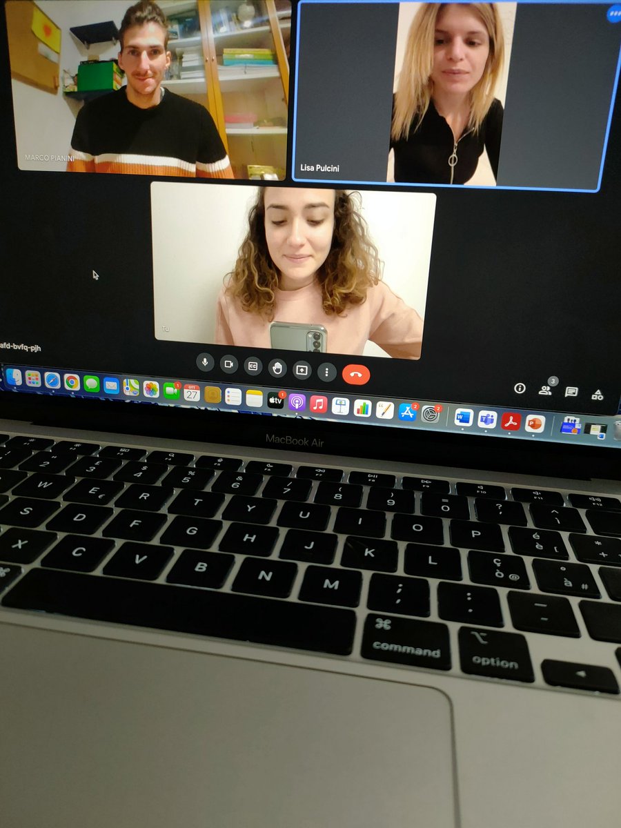 rositapisano_'s tweet photo. Oggi con @lisa_pulcini e @MarcoPianini del #Gruppo2Comunicazione abbiamo analizzato e riassunto l'articolo sulla #LitigationPR.
#IRL2021 https://t.co/bGU6saqgBA
