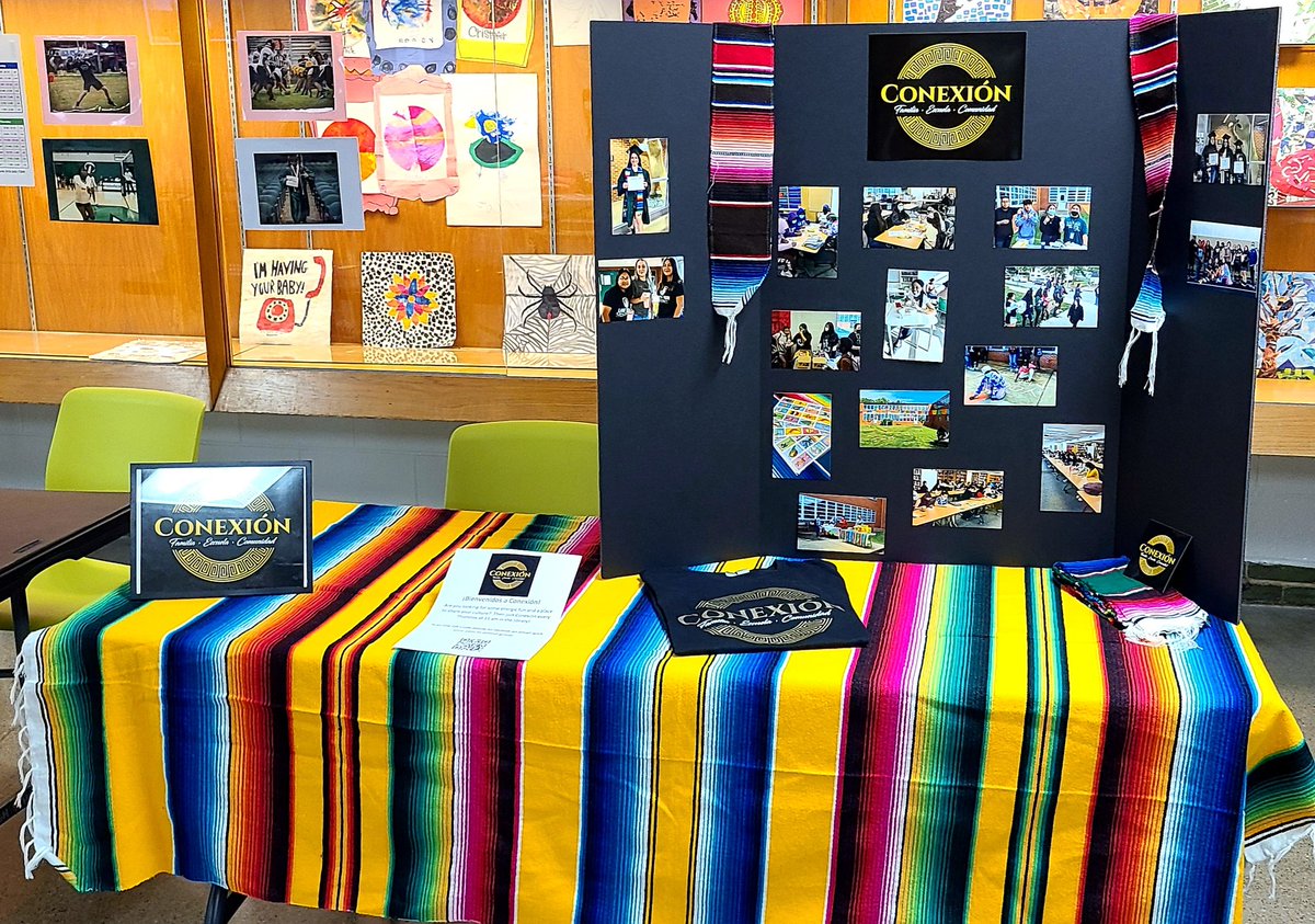 LatinxHigh's tweet photo. CONEXIÓN volunteers ready to greet and inspire new members to join. @DM_North @nhspolarbears https://t.co/QSqn4F3HnJ