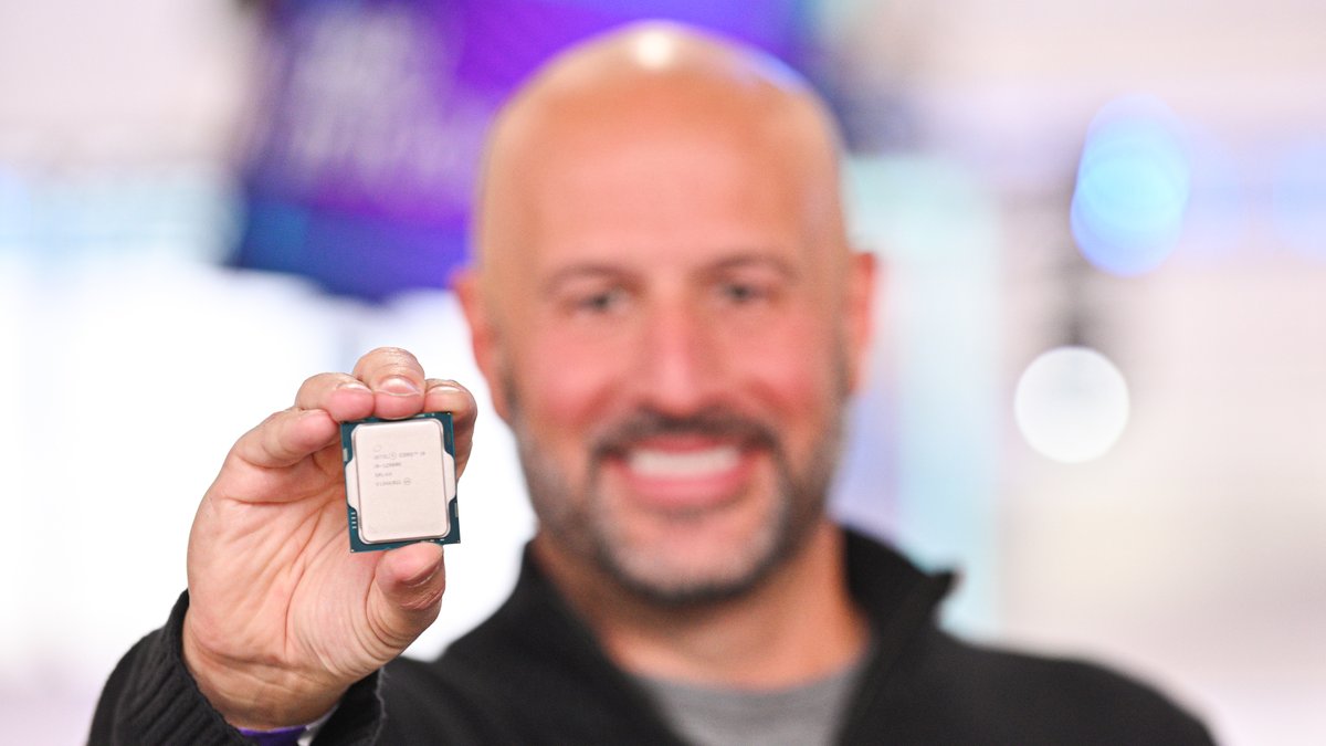 intel's tweet image. Introducing our first 12th Gen #IntelCore desktop processor, built on our Intel 7 process node, promising new levels of leadership performance. #IntelON @gregorymbryant  intel.ly/3vMMaFO