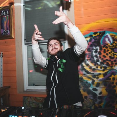 OfficialZeni's tweet photo. #NewProfilePic https://t.co/qQsTTGb1m2