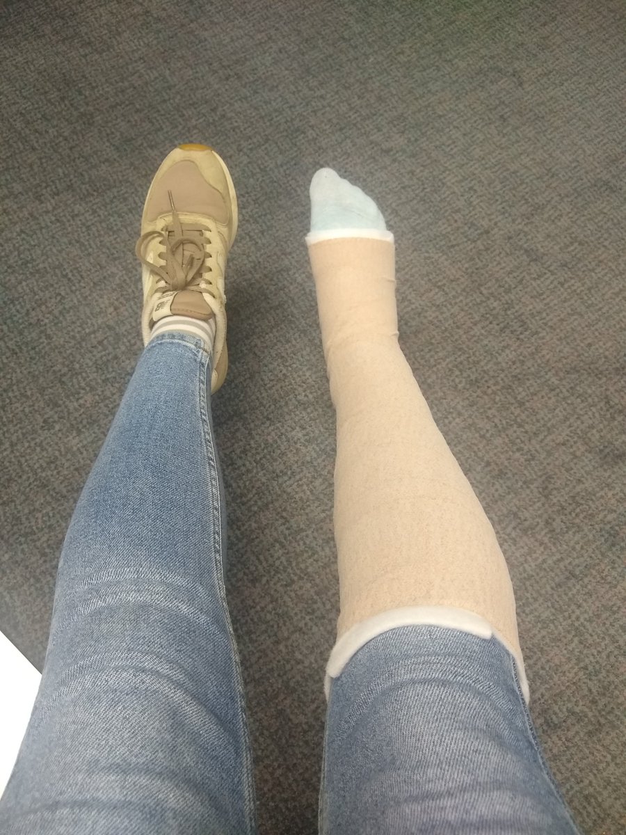 Ellie_Watts_'s tweet photo. Today was all about compression. Really informative sessions including wraps &amp; hosiery too. There are so many products out there how do people choose what to use 🤯🤕

@WeDistrictNurse @GlosHealthNHS @RCNNRN #NurseTwitter #LegsMatter https://t.co/JjD5eCJFxs