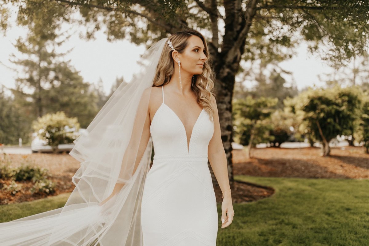 Use us for your complete bridal styling experience! Check out our gorgeous veil and this incredible custom headpiece by partner <a href="/namikoabloom/">Namiko Abloom</a> on bride, @caitlin_hope22. Photographed by <a href="/andrialindquist/">Andria Lindquist</a>