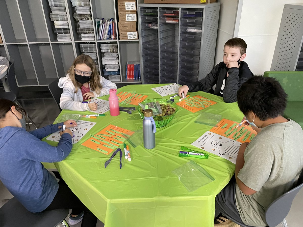 mszimmercte's tweet photo. Ms. Hatcher’s class bested measurement, diamanté poems, and acid/base reactions! Soooky Centers was no match for them! @MsHatcher3 @ctetigers https://t.co/Hja6uWOxaV