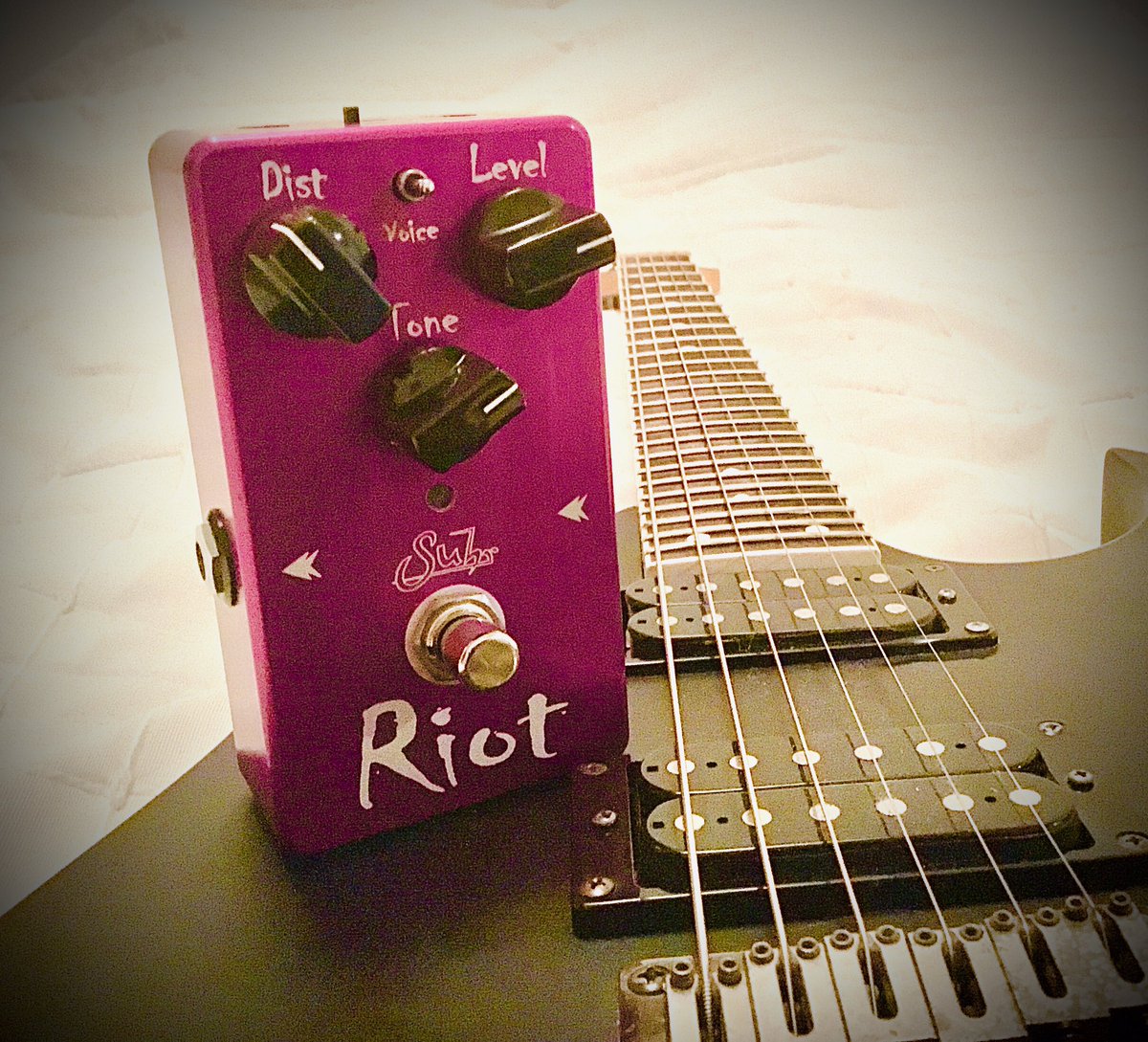ArthurCunanan's tweet photo. #ShowMeYourDirt #TwoNotesToneVault
@twonotesaudio @RevvAmps @VictoryAmps @SuhrCustom https://t.co/ALgMT4gQ3H