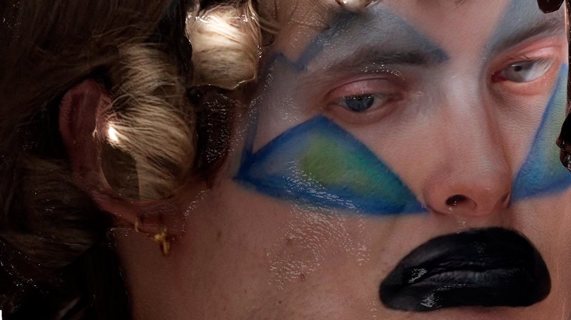 Something special is coming tomorrow on <a href="/hicetnunc2000/">h2000.net</a> … FRONT FACE

#nft #nftcreator #NFTcollectible #nftart #fashion #beauty #tezos @onhicetnunc