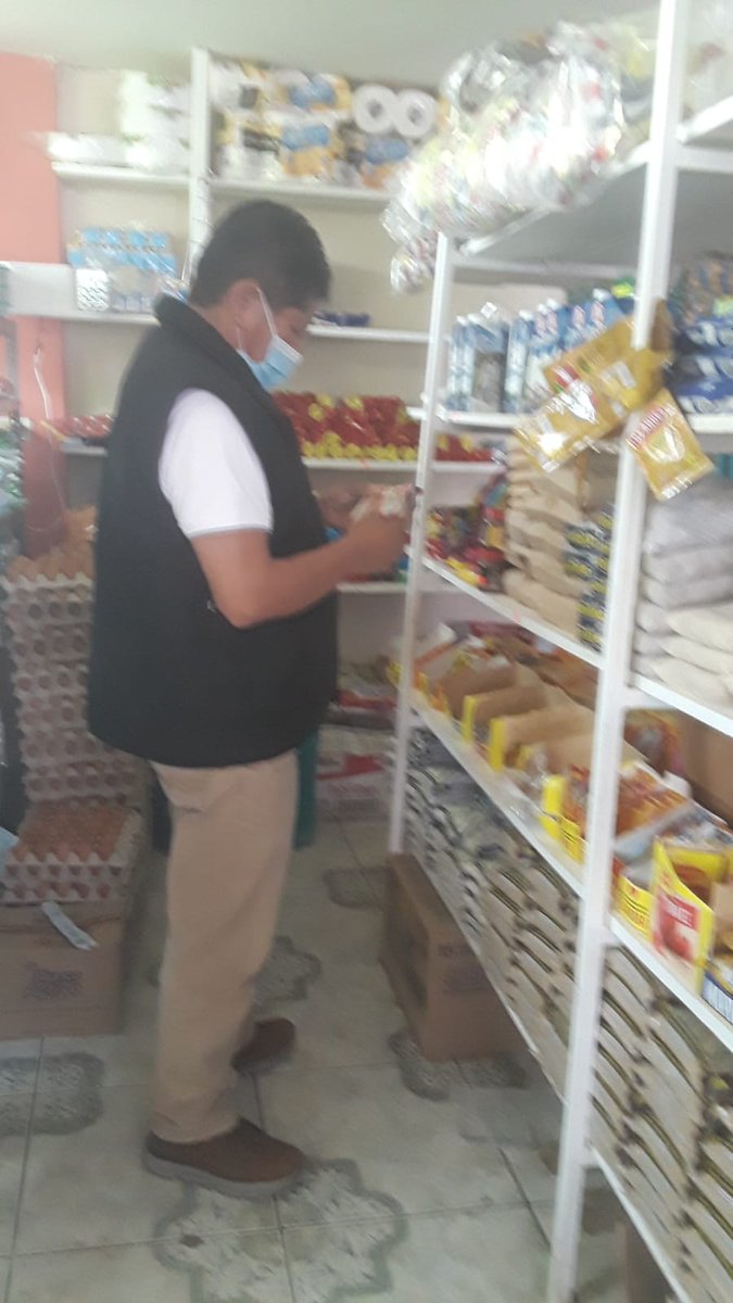 🚨 #Espíndola | Se ejecuta el operativo de control de precios, pesos y calidad de productos.

✅Control de permisos de funcionamiento. 
✅Control de productos caducados.

#JuntosLoLogramos 
#EcuadorFeriadoSeguro