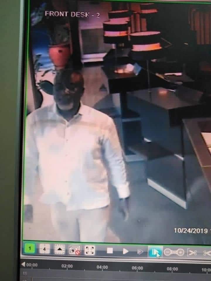 slightlyusedv's tweet photo. Images of Hopeson Adorye at Golden Tulip Hotel  to execute the agenda on Serwaa Broni to do away with evidence on Akufo-Addo’s infidelity as alleged by Serwaa Broni.
Herrr NPP and evil agenda, you gave the lady 20,000 cedis and went to stage a robbery to take it back #KromAy3Shi https://t.co/qIQ0IVCsXk