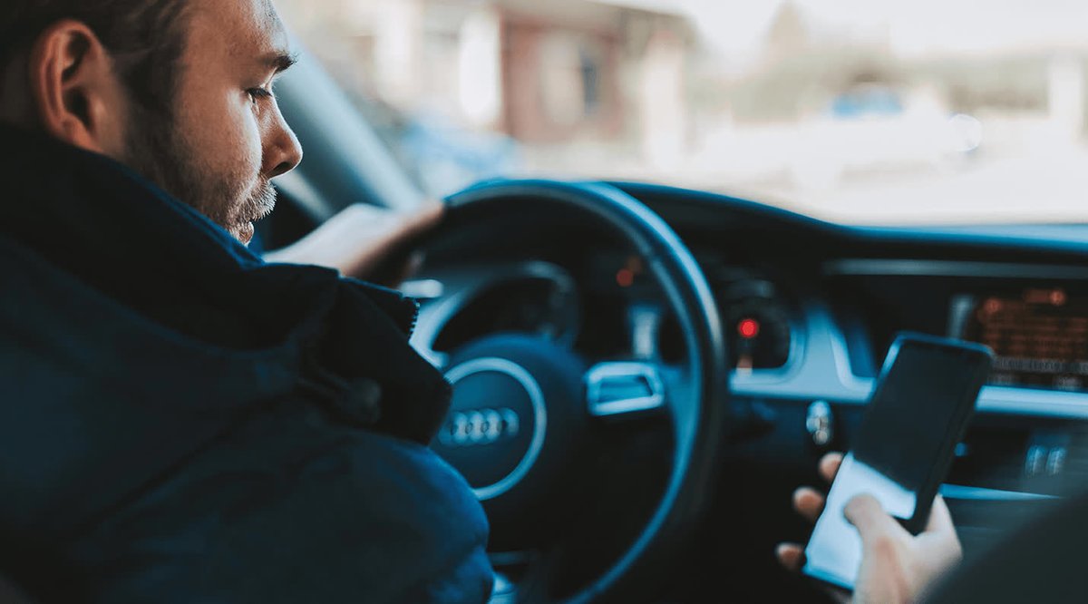 NewOneliners's tweet photo. Experiments show that using a cell phone while driving increases the likelihood of an accident by four times.

That increases to 8 times as likely if the phone is being used to play a driving game. https://t.co/BbuBhYdZc3