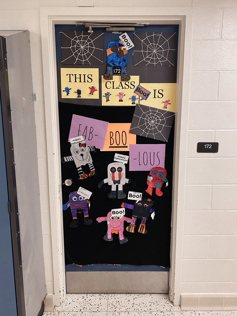 The DE Work Experience Crew is getting in the Halloween spirit! #fabBOOlous <a href="/MontcalmCougars/">Montcalm Cougars</a>