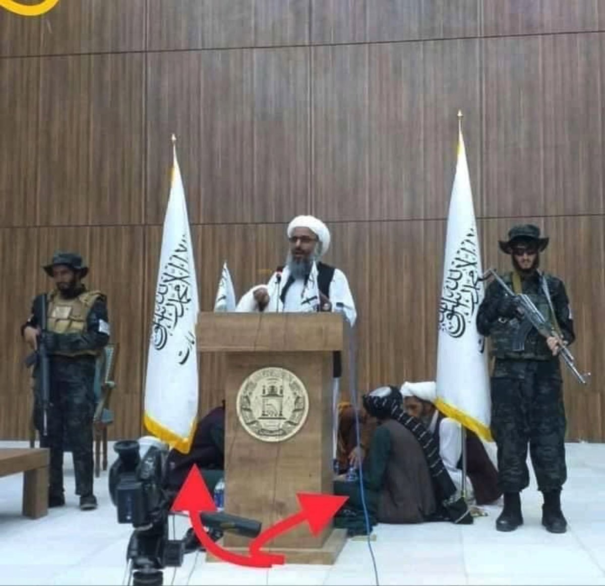 Ahmadi010Mt's tweet photo. Can they solve the problems of this country, I do not know which continent they are born from and where they were raised? #DoNotRecognizeTheTaliban
#StopTerrorPakistan
#FreeAfghanistan
#SanctionPakistan
#StopISI
#Humanrights https://t.co/Fx6o7J8DIm