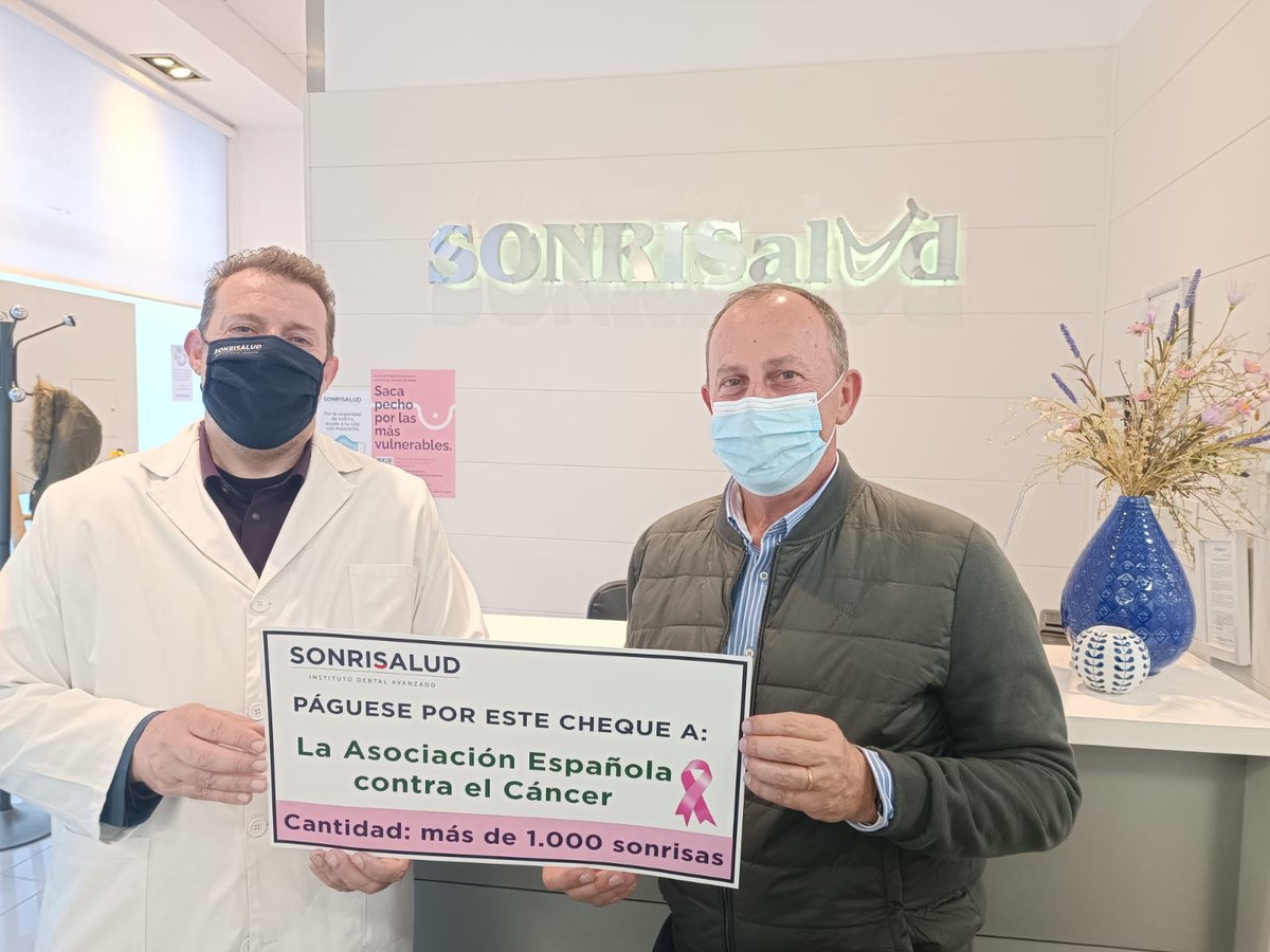 ContraCancerBU's tweet photo. Gracias a @sonrisalud_es por colaborar en la lucha contra el cáncer. 👏
Con estas ayudas llegamos a más personas cada día. 
#ContigoDamoslaCara https://t.co/loGiVjdmlY