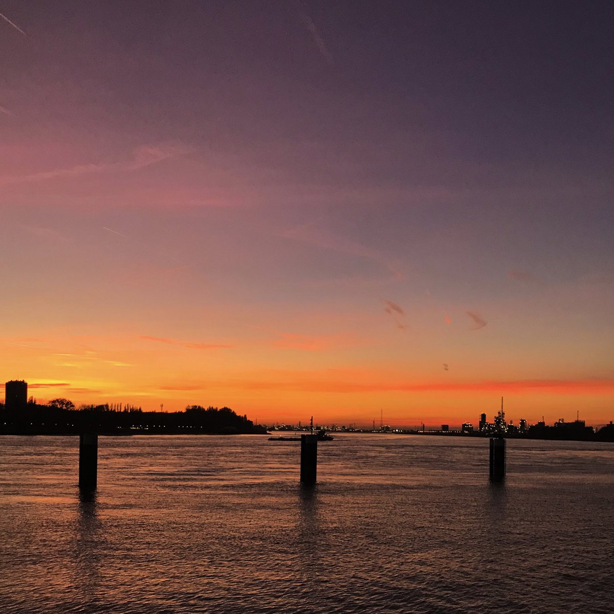 Voor de mensen die vandaag in de maalstroom nog ergens binnen zaten tijdens de zonsondergang xx