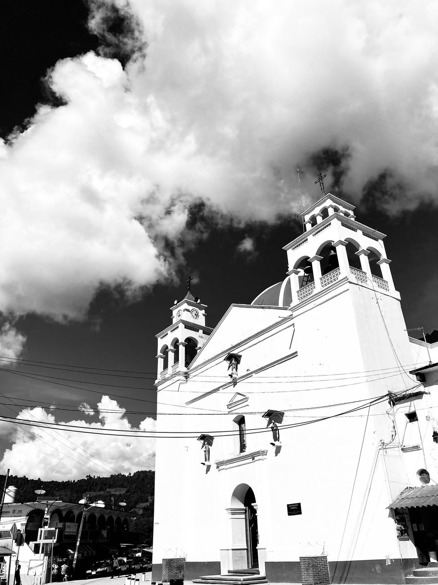 ChekoChR1's tweet image. Ayutla Mixe
#chekochr #ayutlamixe #sierramixe #oaxaca #edificios #centrodeayutla #paisaje #nubes #cieloazul #diadomingo #tranquilidad
