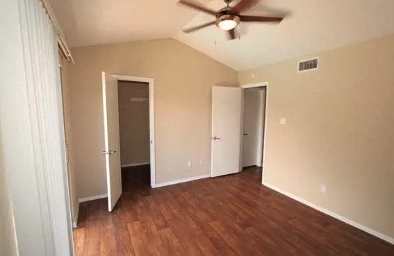 FindMeAPlace's tweet photo. Studio - 1 Bath
$920 
-DM us with your name&amp;number to have an agent call you

Black Appliance Packages
Extra Storage
Fenced Yard
Subway Tile Back splash
Designer Interior Finish
Faux Wood Flooring

Call us(512)494-4343

AA-02139

 Llámanos: (512) 222-5509 https://t.co/Sc2rnuPyuo