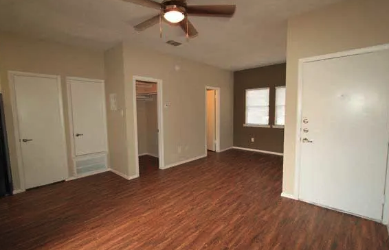 FindMeAPlace's tweet photo. Studio - 1 Bath
$920 
-DM us with your name&amp;number to have an agent call you

Black Appliance Packages
Extra Storage
Fenced Yard
Subway Tile Back splash
Designer Interior Finish
Faux Wood Flooring

Call us(512)494-4343

AA-02139

 Llámanos: (512) 222-5509 https://t.co/Sc2rnuPyuo