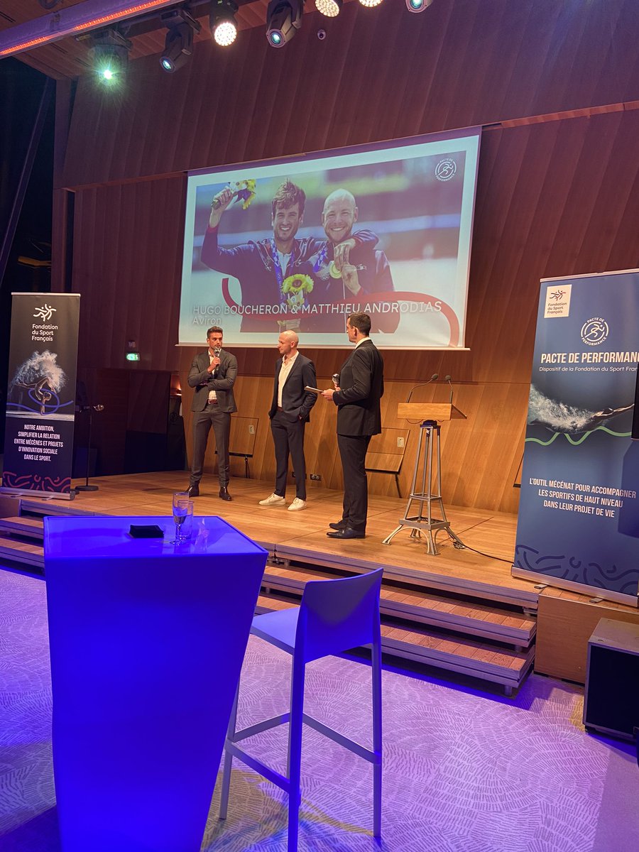 VFIGNON's tweet photo. Un plaisir de retrouver les entreprises et les athlètes du Pacte de Performance @fondationsport ce soir dans les salons #GustaveEiffel @matt_androdias @HugoBoucheron https://t.co/UCCLfCh70E