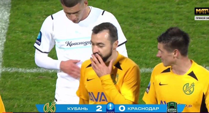Viacheslav8855's tweet photo. В кубковом дерби, где все отдавали безоговорочную победу "Краснодару" над "Кубанью", рушатся все ставки букмекеров. "Кубань" ведёт 2:0 после первой половины и не использовала ещё три убойных момента. Неужели пройдут "быков"? Пока в это поверить сложно. Впереди второй тайм. https://t.co/HHTwo3mhVg