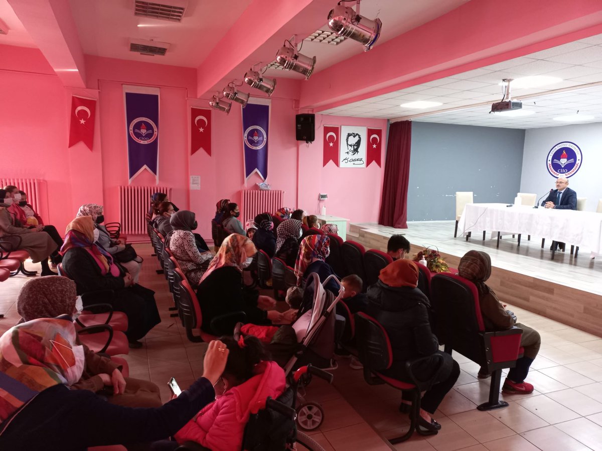 InonuCanik's tweet photo. 2021-2022 Eğitim Öğretim yılı Okul Aile Birliği toplantımızı gerçekleştirdik.Katılım sağlayan öğretmen ve velilerimize teşekkür eder,hayırlı olmasını dileriz.@CanikMem @Uzunlar61551 https://t.co/ypbAyv31An