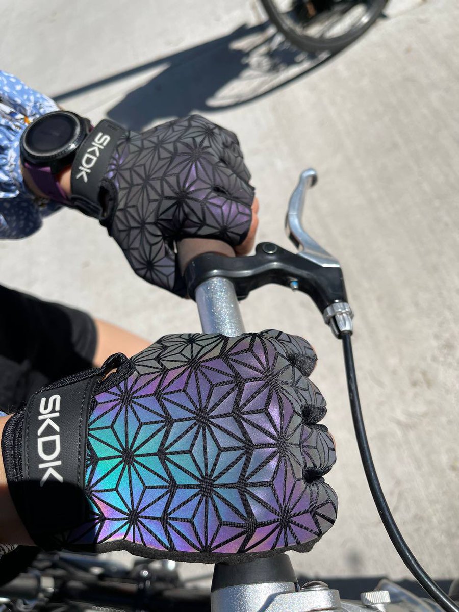 Guantes tornasol cortos (disponibles en todas las tallas: chico, mediano y grande) $460, más información por mensaje.