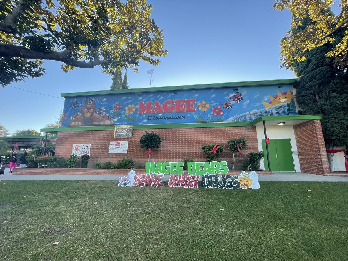 <a href="/MageeBears/">Magee Academy</a> celebrates <a href="/redribbonweek/">Red Ribbon</a> by scaring away drugs! 🎃 <a href="/ElRanchoSchools/">El Rancho Schools</a>