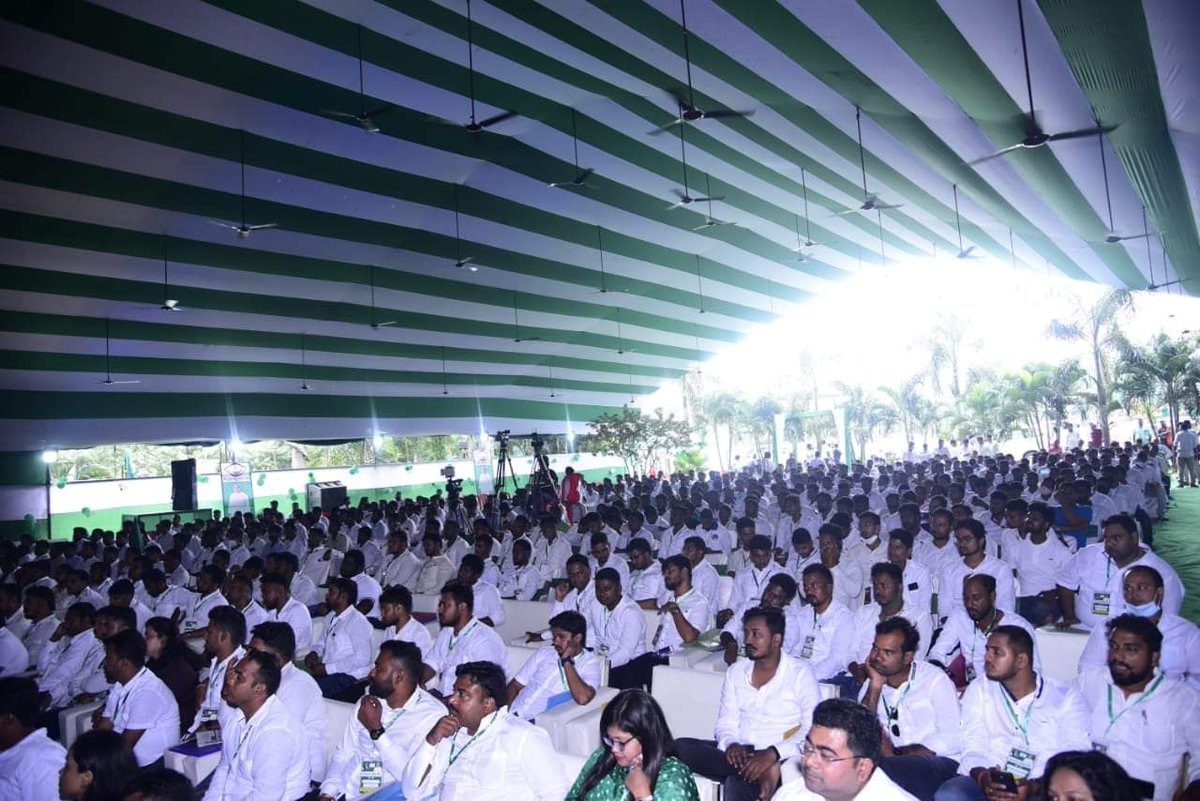 tripathy_devi's tweet photo. Biju Chhatra Janata Dal Training Camp at Puri.

#Naveenism_At_Its_Best

@Naveen_Odisha @bjd_odisha @pranabpdas @Pranab3333 @Byomakesh_Ray @odishabcjd @MoSarkar5T @CMO_Odisha @BJDITWing https://t.co/wG8JGQGufB