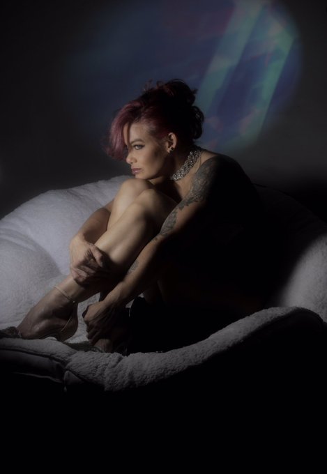 Shine bright and seize the day ❤️ Happy hump day 💋 https://t.co/eaaUJ2pgC4