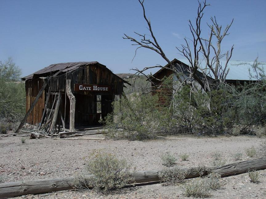 Southwesttours's tweet photo. Haunted Arizona
Vulture City has been in the spotlight of magazine articles and television shows such as “Ghost Adventures”.  👻 
Read more about Vulture City and other Arizona haunts https://t.co/1vBqhPnUWs
#hauntedplaces #ghosttown #halloweencountdown #vulturecity https://t.co/QrtU4RrDc7