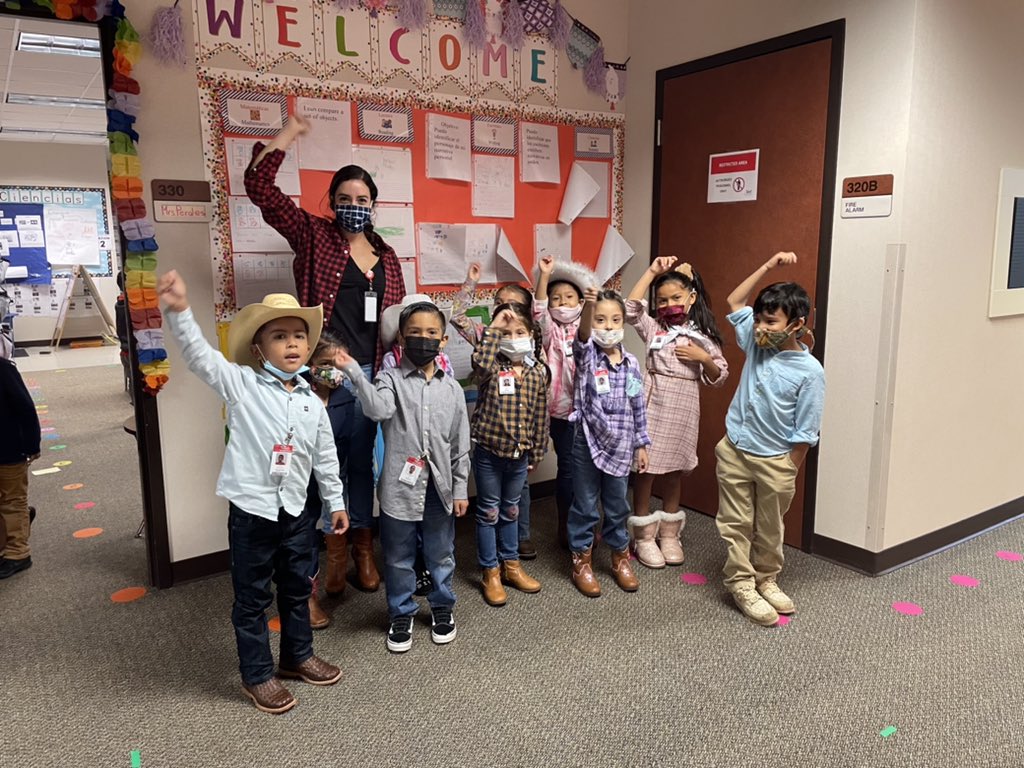 MsPerale's tweet photo. Cowboys and cowgirls shining like stars! @KennedyCougs #RedRibbonWeek https://t.co/3Kl0ZSCSjb