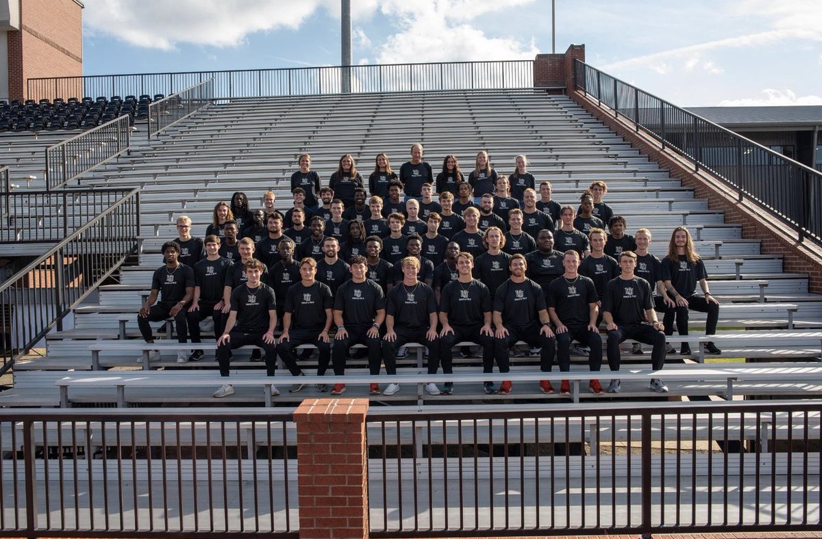 Harding Bisons 2021-2022 Track and Field Team! Can't wait for the season to start!
