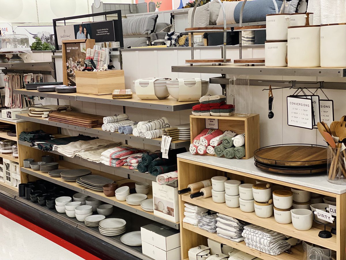 2357 is starting the Christmas countdown with all the new festive Hearth and Hand!! Only 59 days to go😜🎄🎅🏼
<a href="/camp2357/">KayCamp2357</a> @JPDixon77 <a href="/AshMo2357/">Ashley</a> <a href="/KevinKaminski10/">Kevin Kaminski</a>