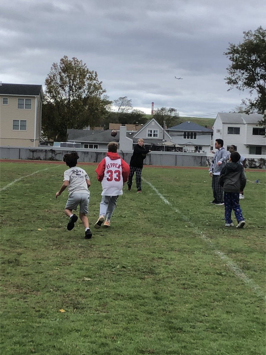 OMS_NY's tweet photo. Great day for or Sport Ed Flag Football tournament. @NYSAHPERD https://t.co/hjt9Z4n9vc