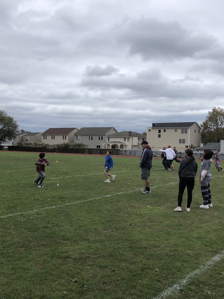 OMS_NY's tweet photo. Great day for or Sport Ed Flag Football tournament. @NYSAHPERD https://t.co/hjt9Z4n9vc