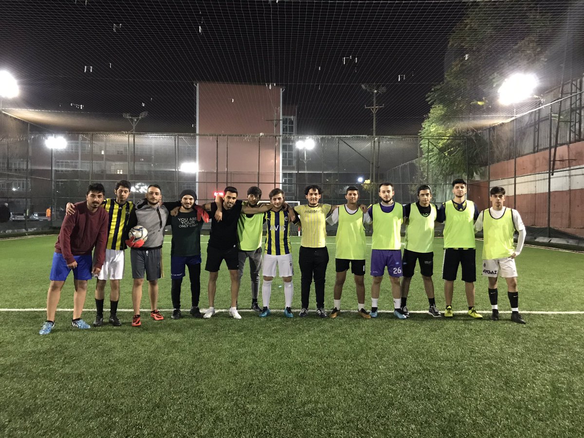 1907 ÜNİFEB Gazi Üniversitesi Örgütlenmesi olarak  Onur Akgül Halı Saha turnuvamızın ilk maçını gerçekleştirdik. Katılım gösteren tüm arkadaşlarımıza teşekkür ederiz.