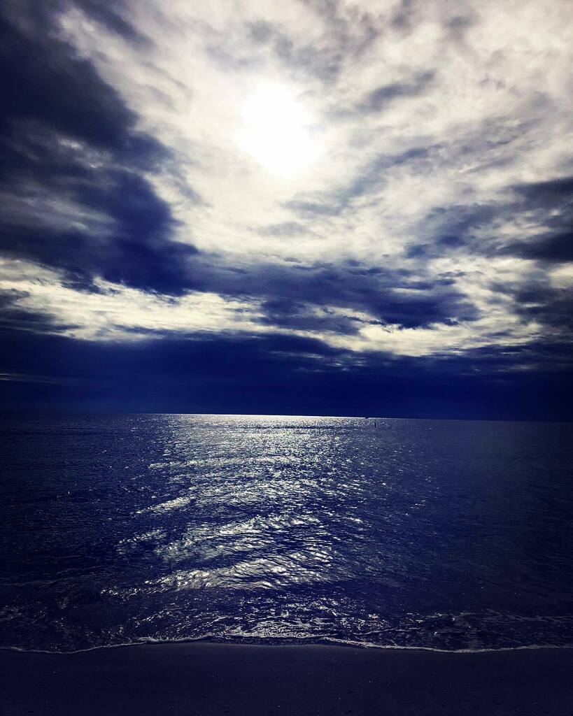 amyadventurepro's tweet photo. There is something special about being the first person back on the beach after a rain. It’s like you’re about to have a secret play date with the water. Yes please!
.
.
.
#stpetebeach #florida #beach #water #playdate #roadtrip #adventure #travel #findyo… https://t.co/eNuHm9zV2E https://t.co/l3UuW8qN7D